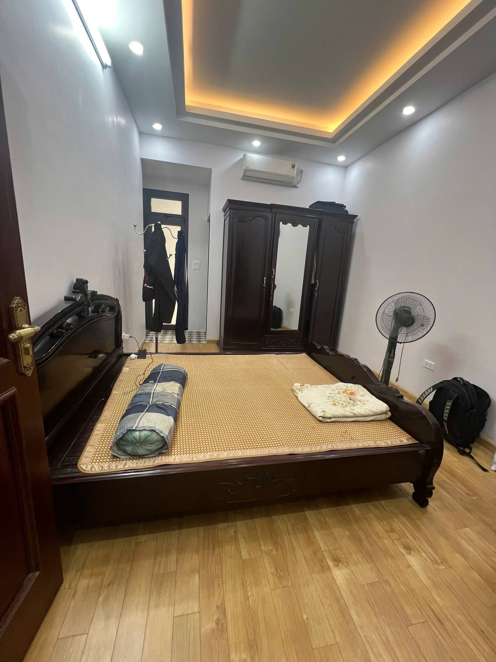 Bán Nhà Mặt Phố Hoa Bằng. Cầu Giấy. 6 Tầng Thang Máy. Ô Tô. DT 62m2. MT 3,6m. Giá 19,4 Tỷ. - Ảnh 1